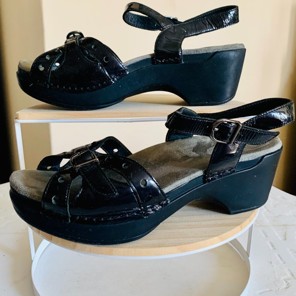Dansko Black patent leather Sissy Dansko sandal EU37 US Sz 7
